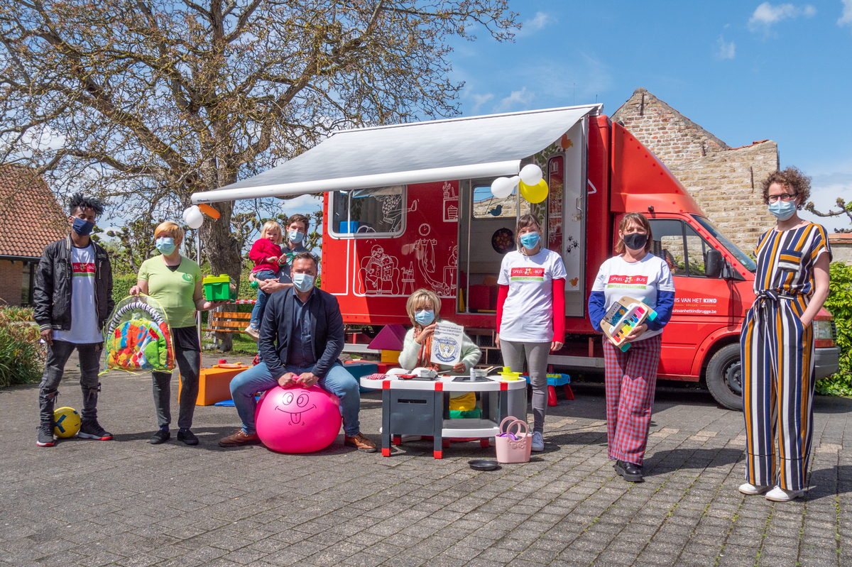 elf vaak kleurstof Huis van het Kind Brugge rijdt naar jonge gezinnen toe met “Speel-o-Bus” -  Vereniging SPOOR Brugge